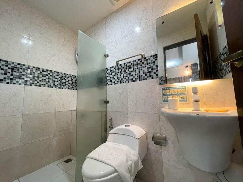 Casa Marco Suites Puerto Galera Powered By Cocotel Buitenkant foto