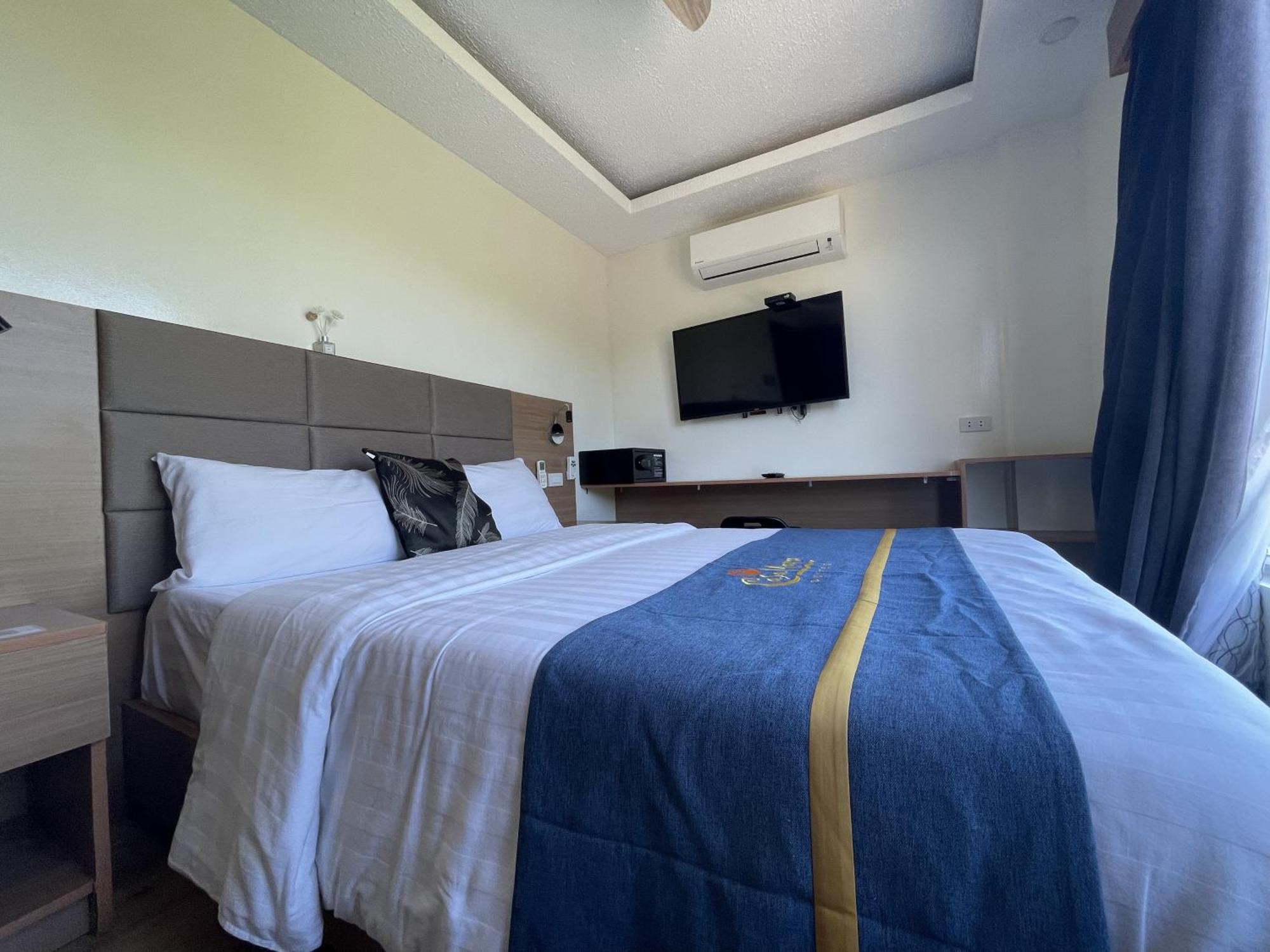 Casa Marco Suites Puerto Galera Powered By Cocotel Buitenkant foto