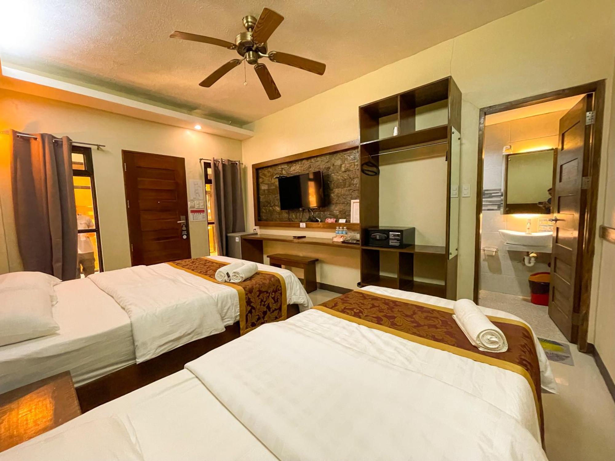 Casa Marco Suites Puerto Galera Powered By Cocotel Buitenkant foto